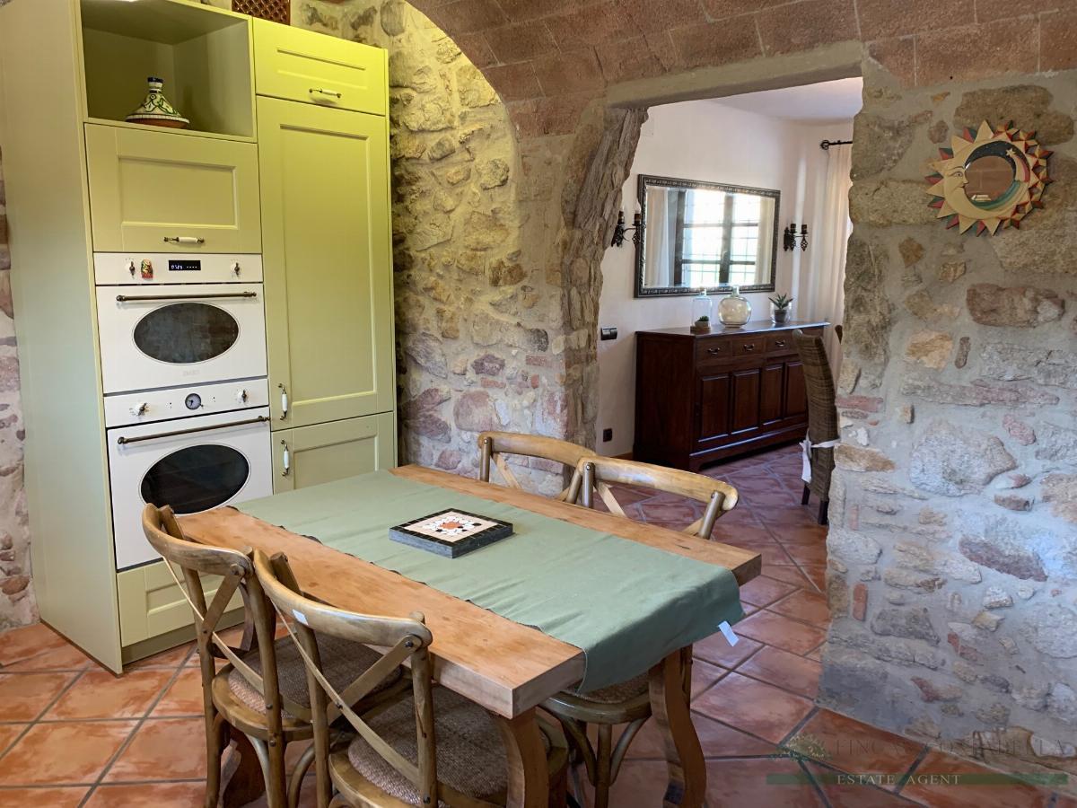 Venta de masía en Santa Cristina D´aro