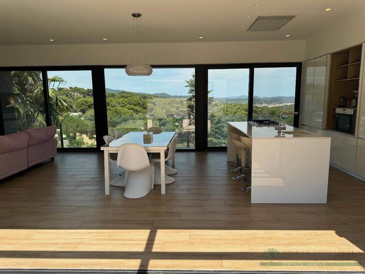 For sale of house in Calonge