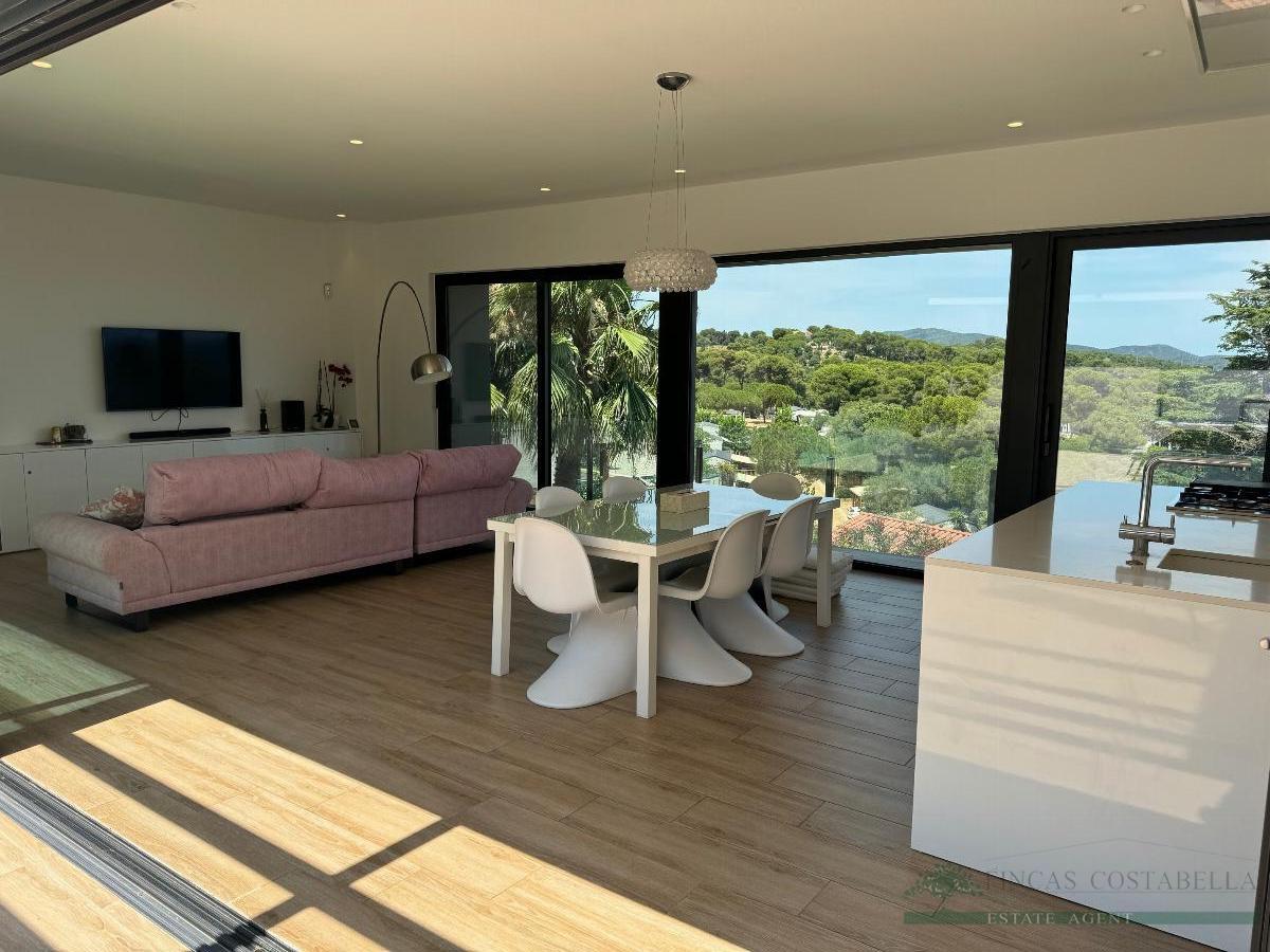 For sale of house in Calonge