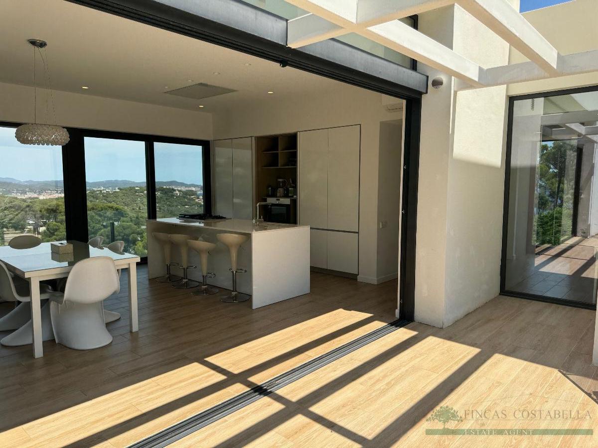 For sale of house in Calonge