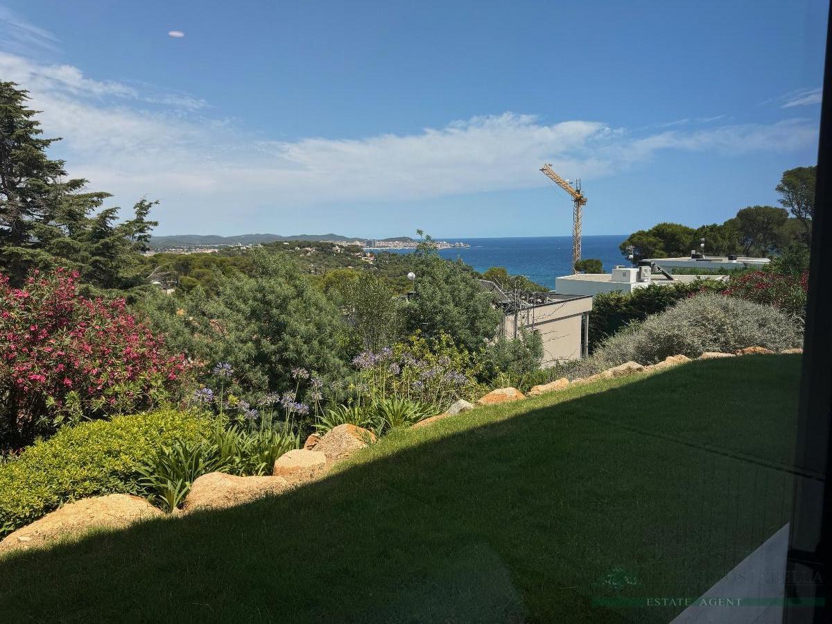 For sale of house in Calonge