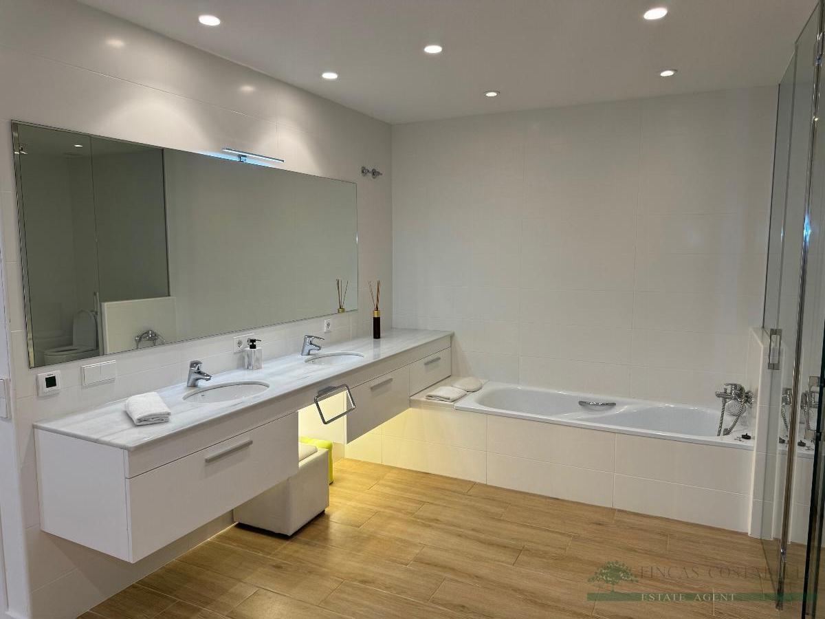 For sale of house in Calonge