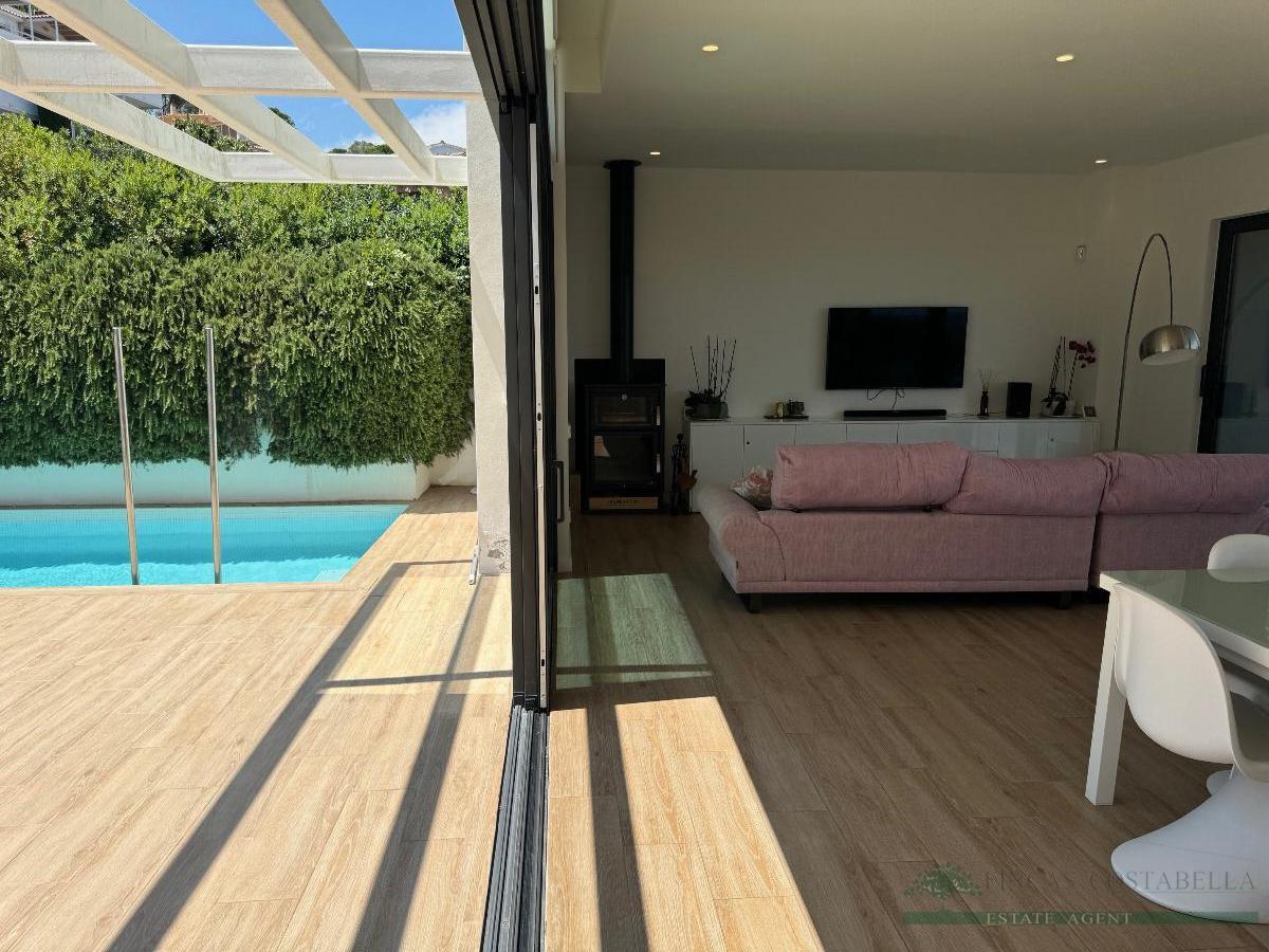 For sale of house in Calonge