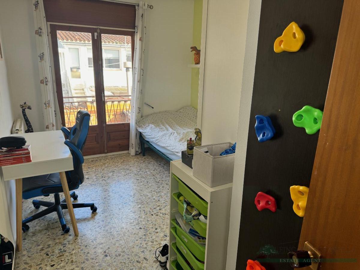 Sprzedaż z budynek w Llagostera