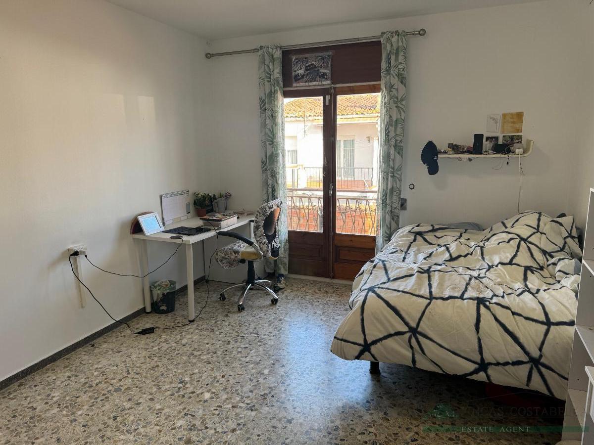 Sprzedaż z budynek w Llagostera