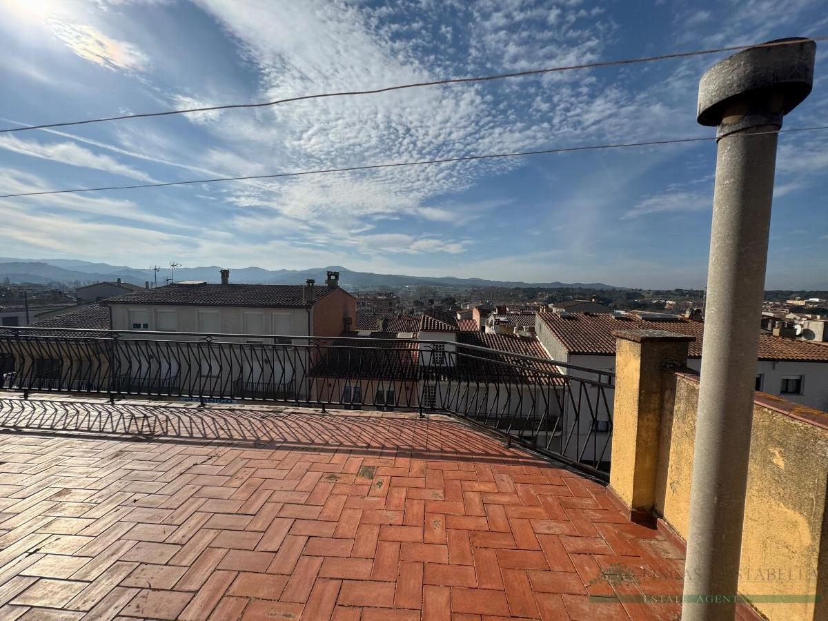 Sprzedaż z budynek w Llagostera