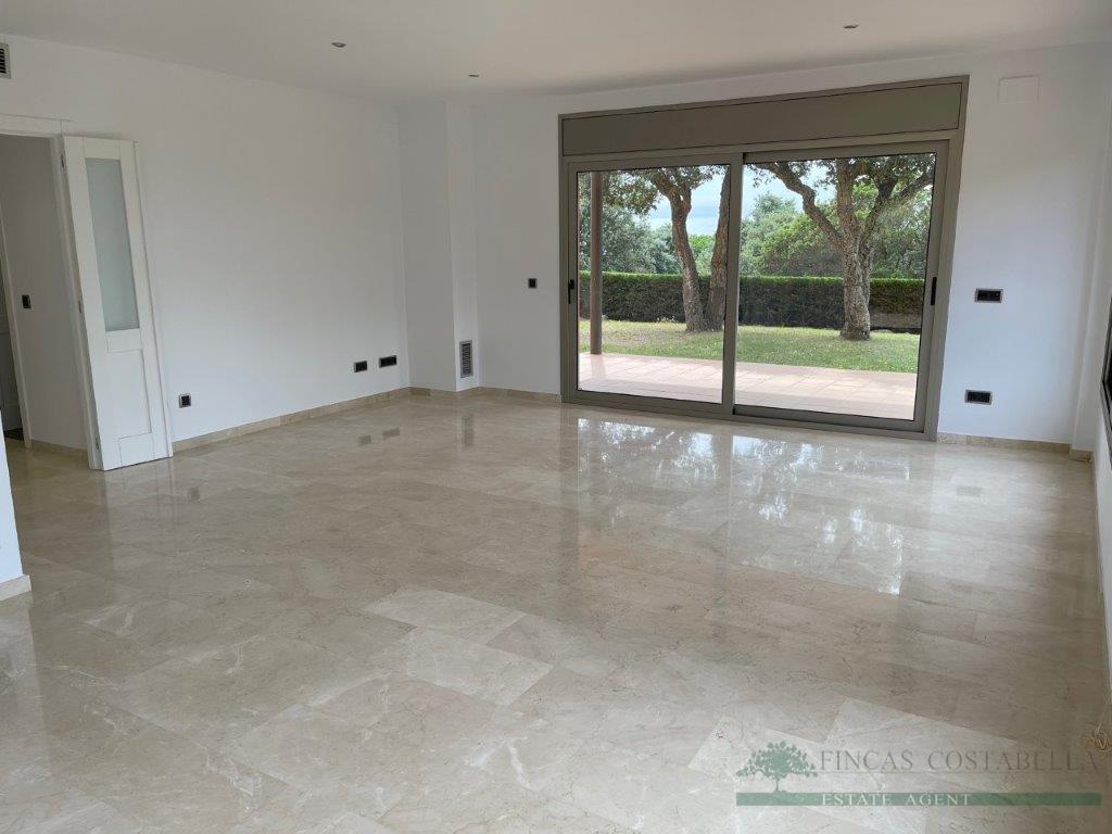 Продажа от

 Апартаменты на Castell-Platja d´Aro