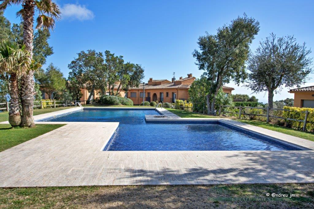 Продажа от

 Апартаменты на Castell-Platja d´Aro