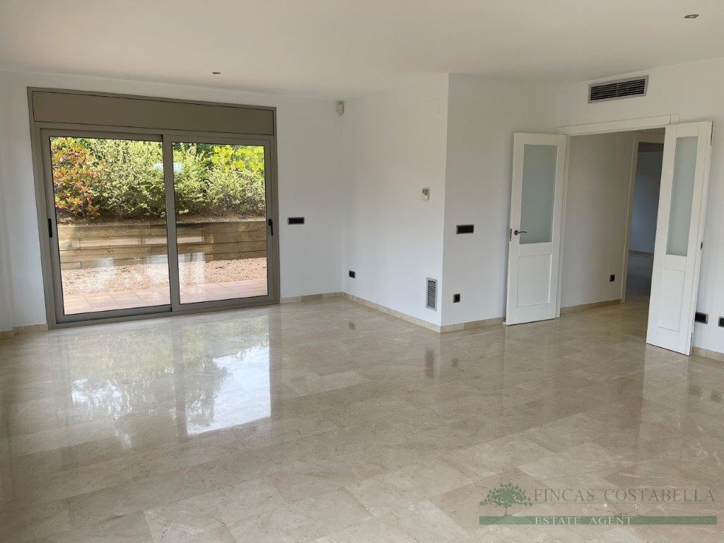 Продажа от

 Апартаменты на Castell-Platja d´Aro