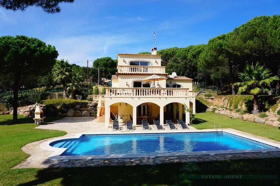 For sale of house in Santa Cristina D´aro