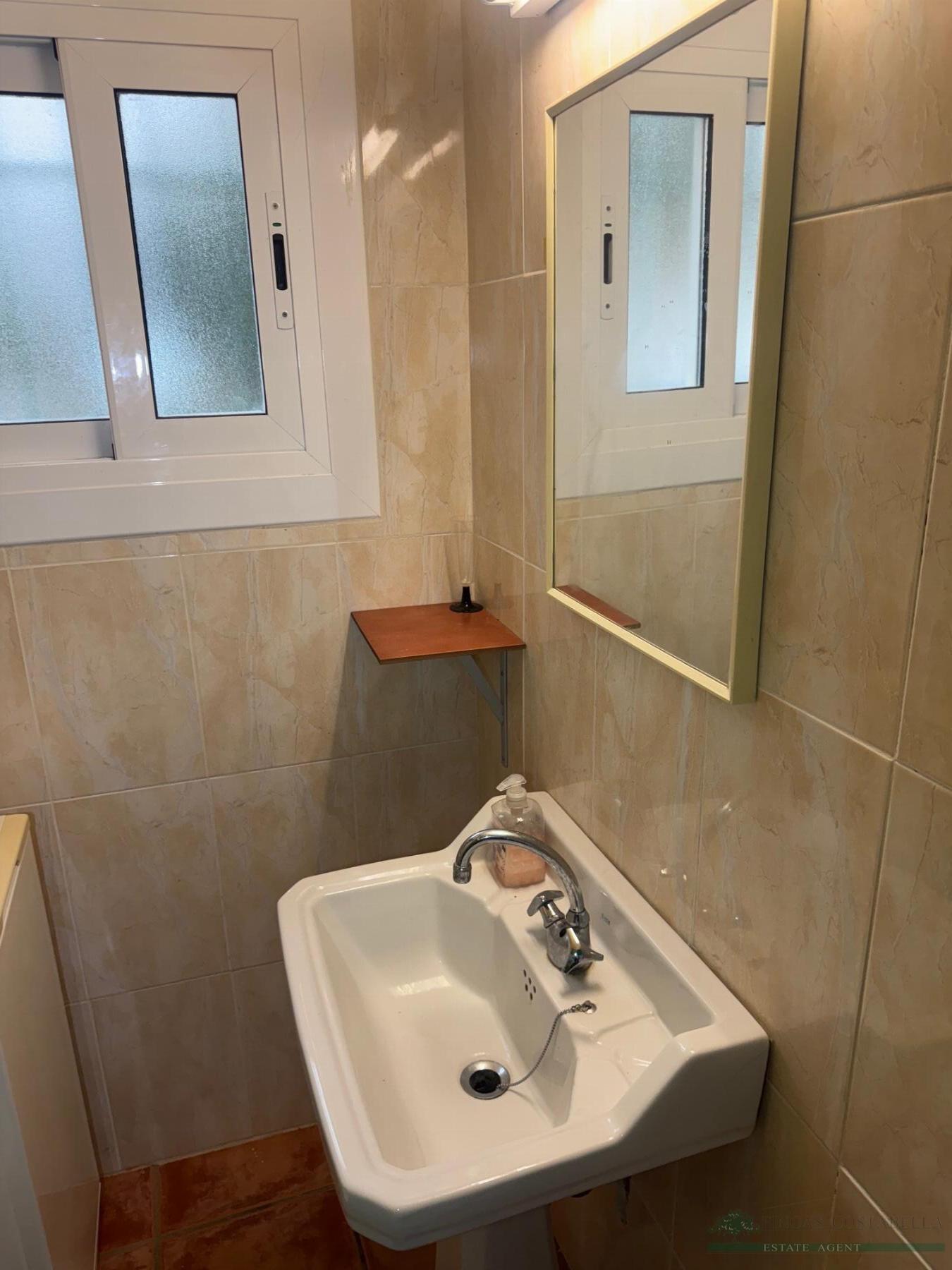 Til salg fra hus i Santa Cristina D´aro