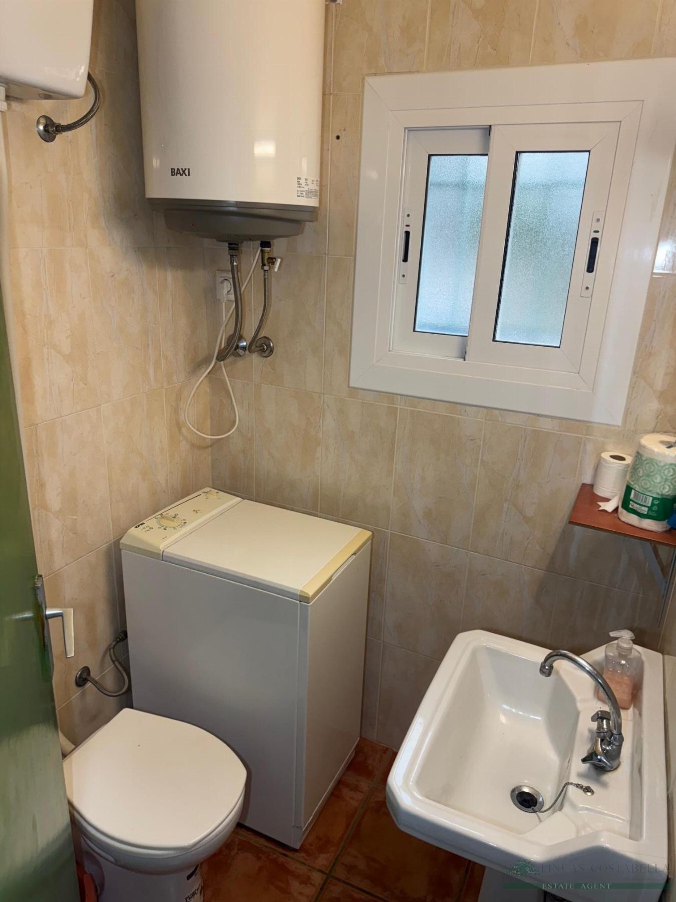 Til salg fra hus i Santa Cristina D´aro
