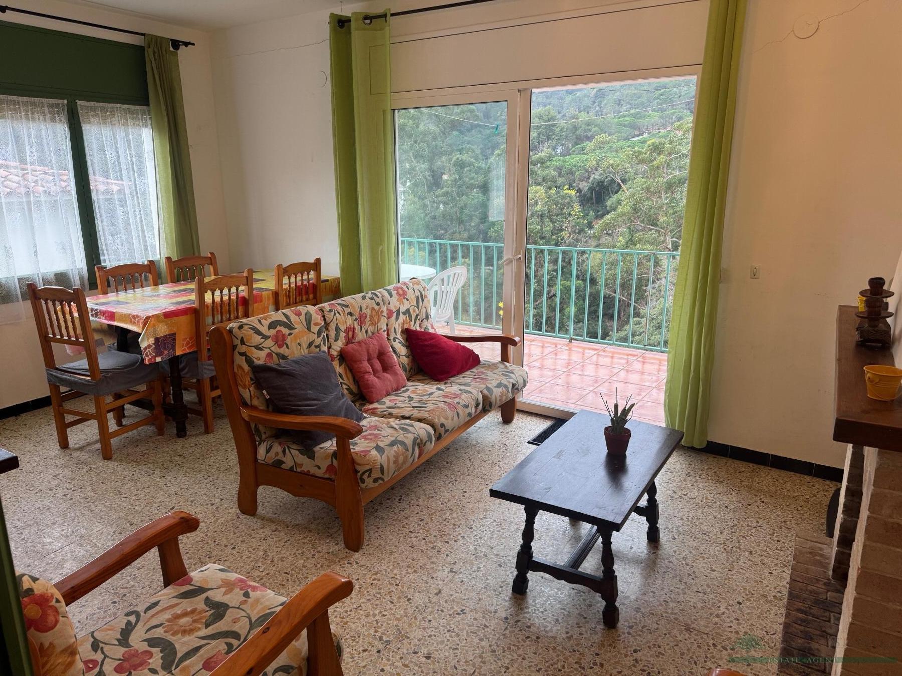 Til salg fra hus i Santa Cristina D´aro