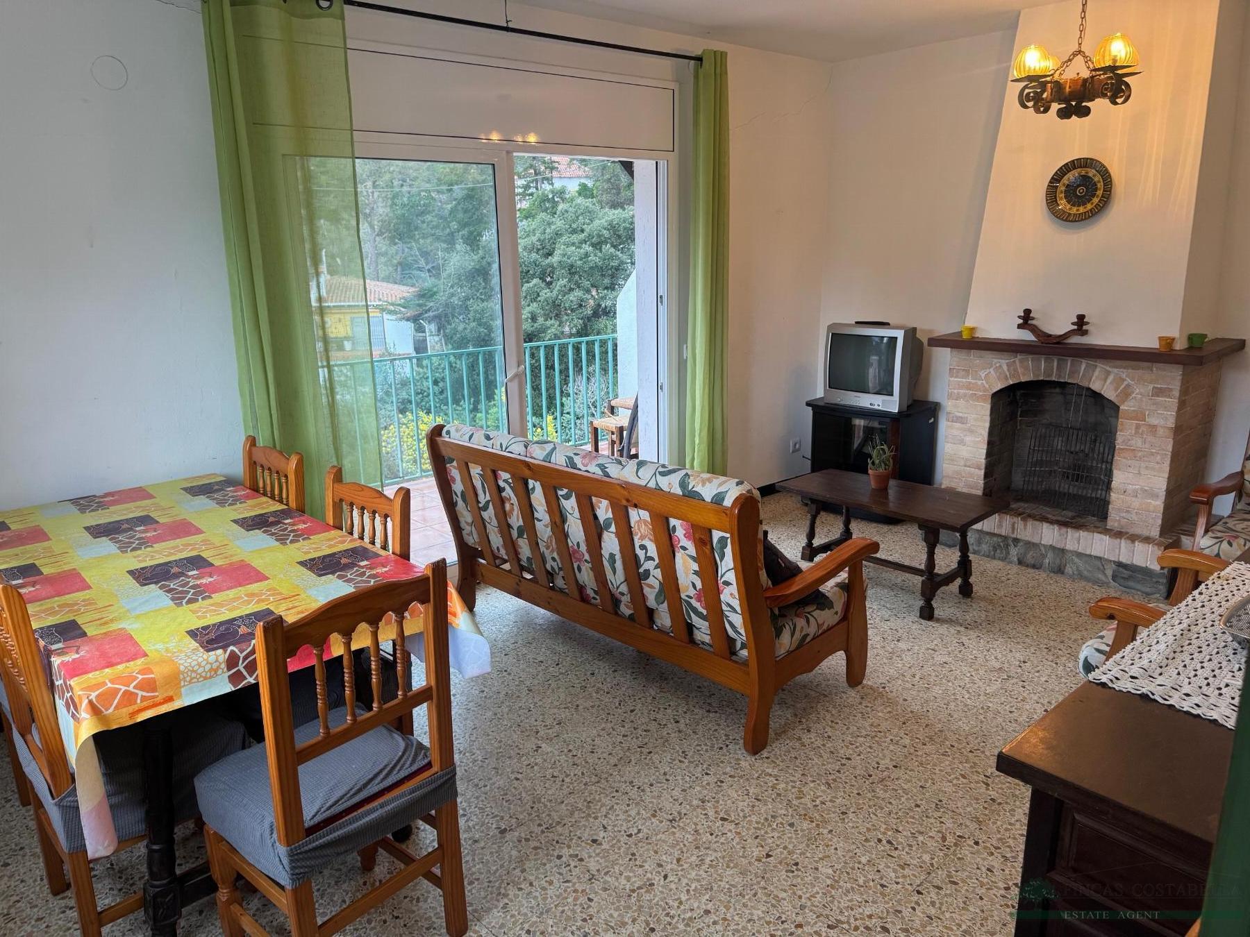 Til salg fra hus i Santa Cristina D´aro