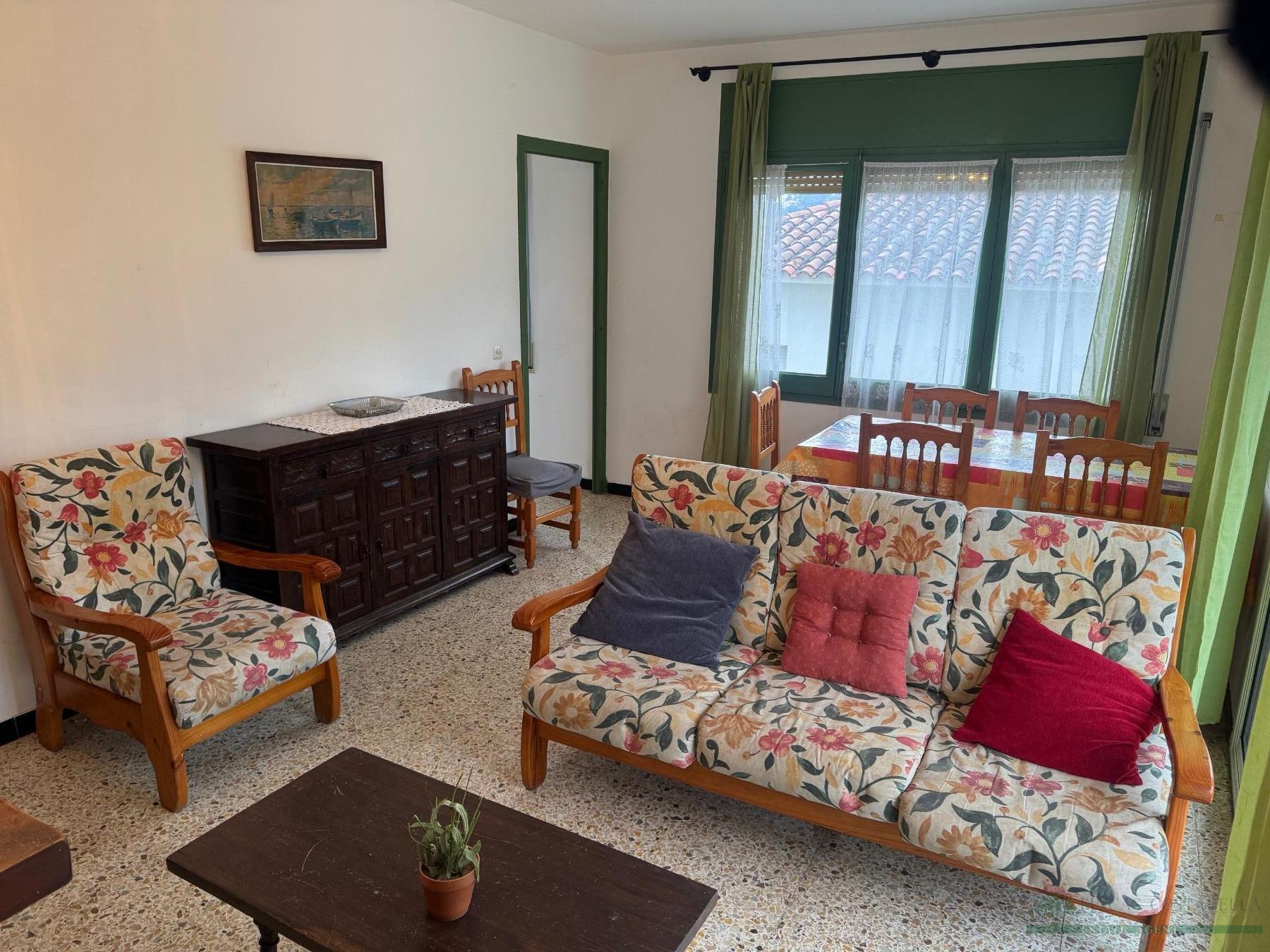 Til salg fra hus i Santa Cristina D´aro