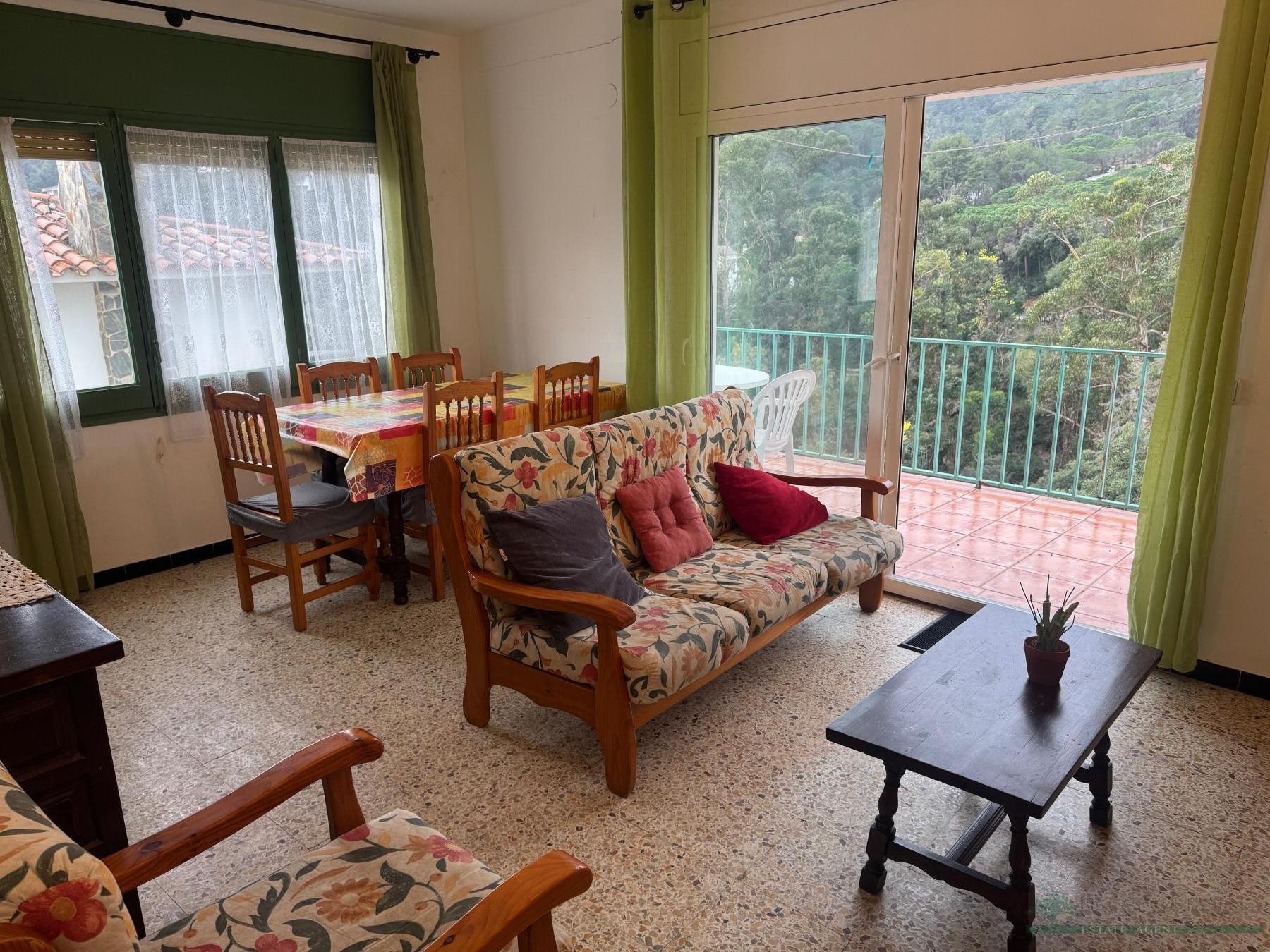 Til salg fra hus i Santa Cristina D´aro