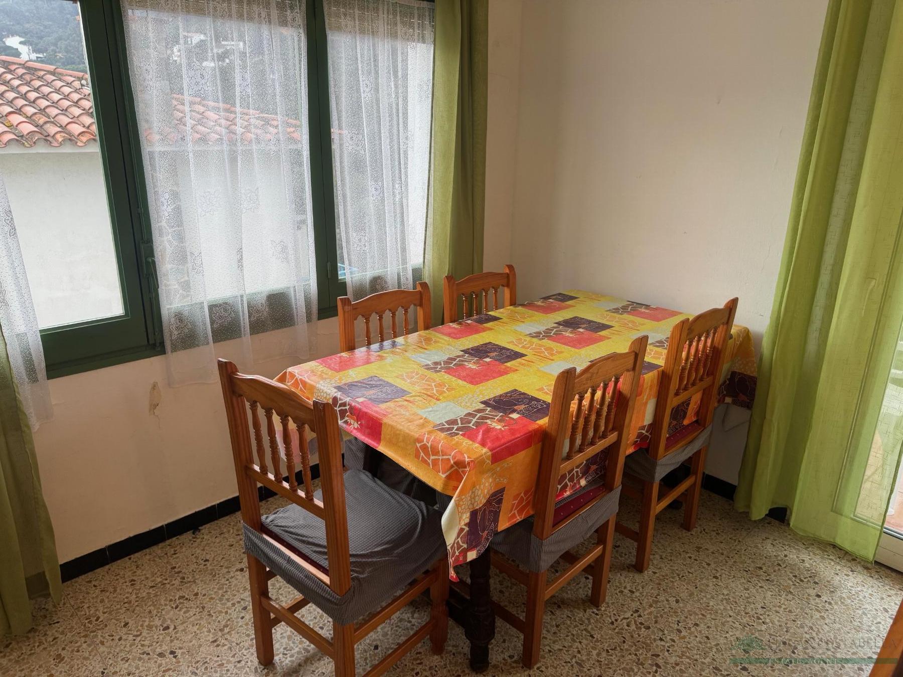 Til salg fra hus i Santa Cristina D´aro
