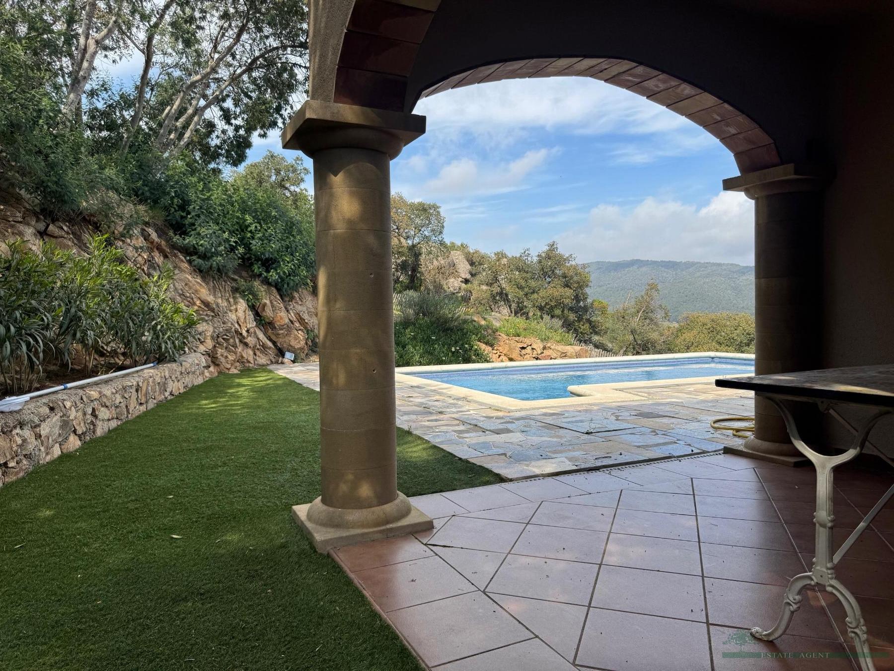 For sale of house in Calonge