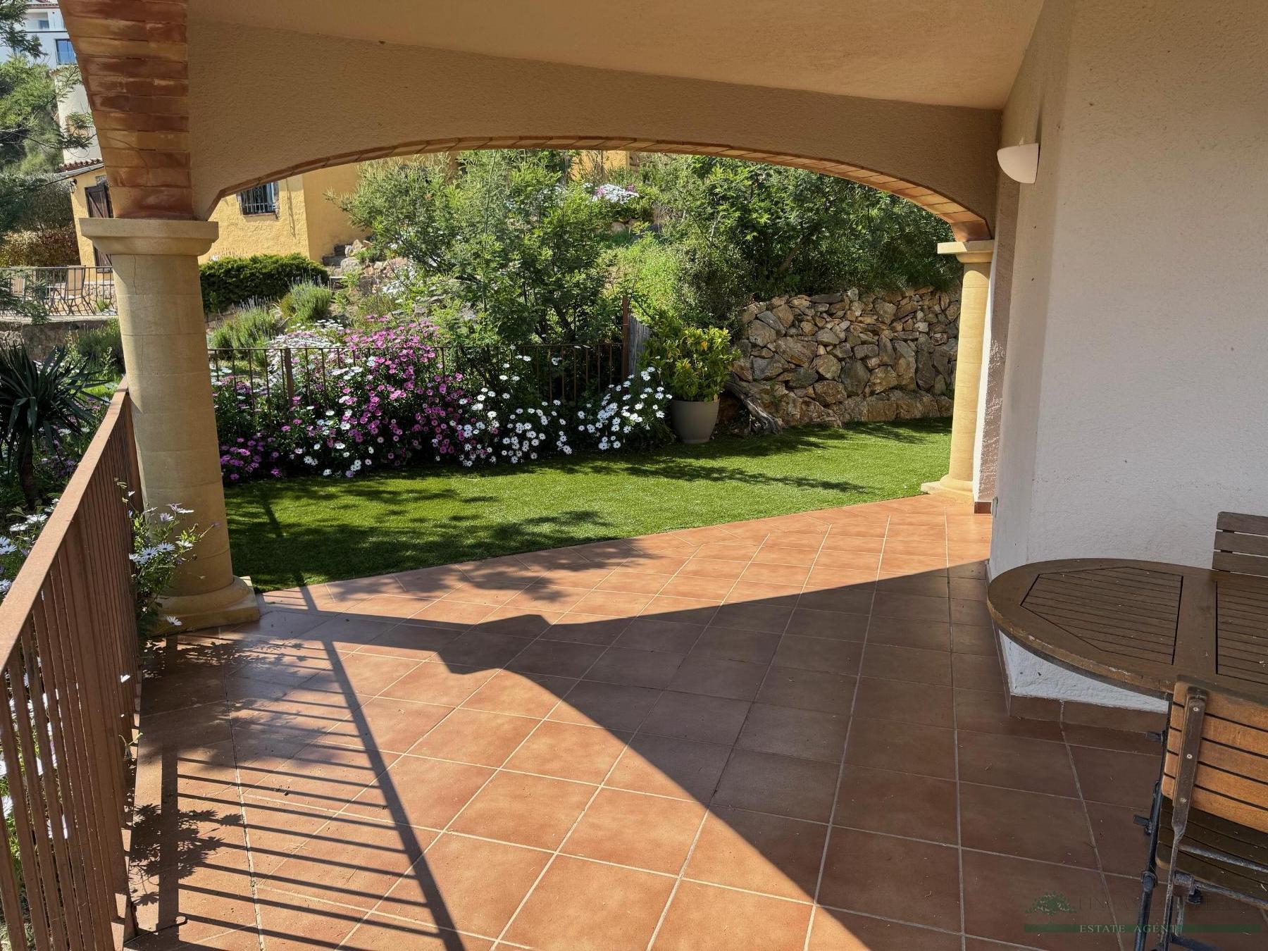 For sale of house in Calonge