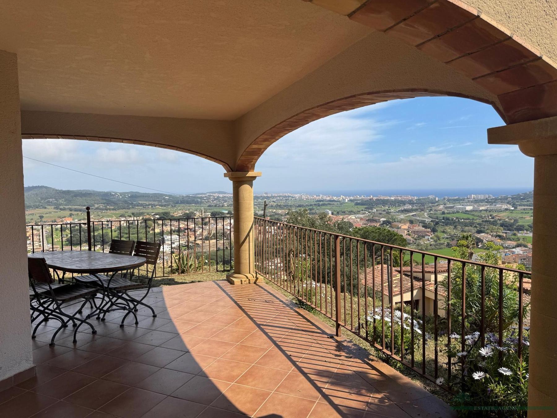 For sale of house in Calonge