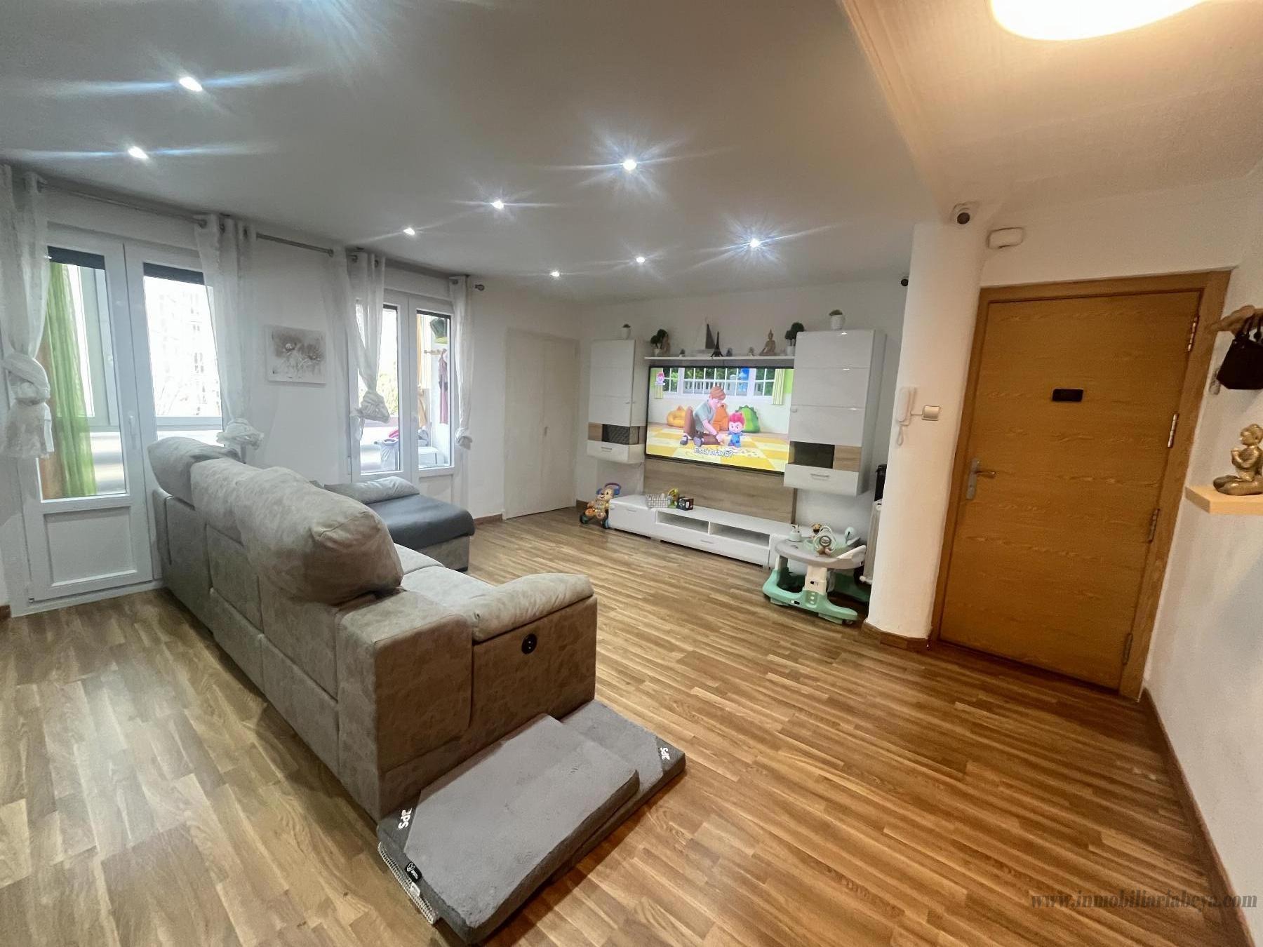 For sale of flat in Pamplona