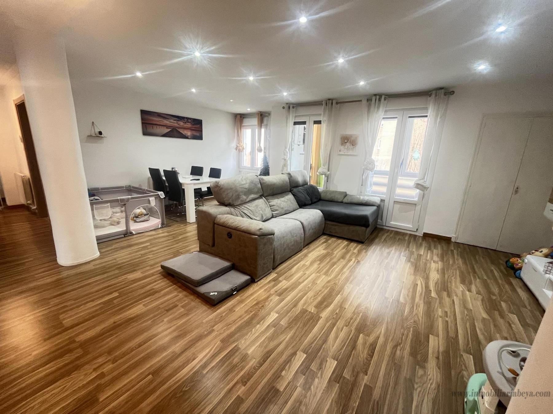 For sale of flat in Pamplona