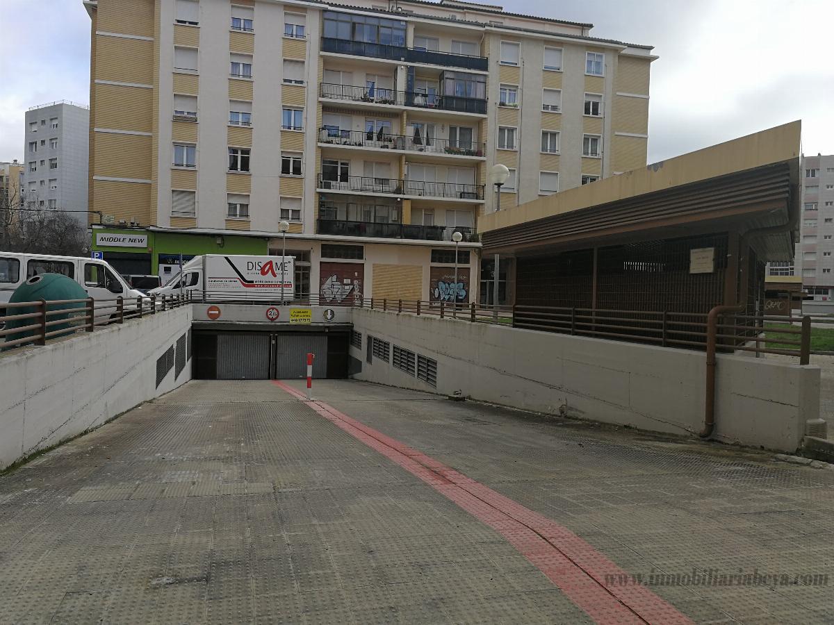 For sale of garage in Pamplona