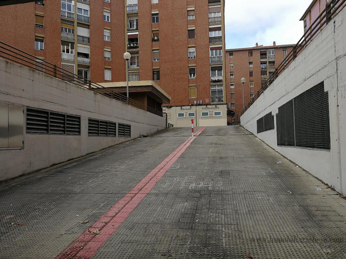 For sale of garage in Pamplona