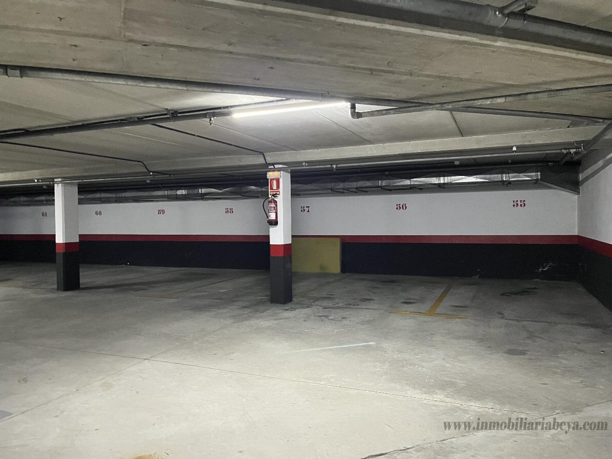 For sale of garage in Pamplona