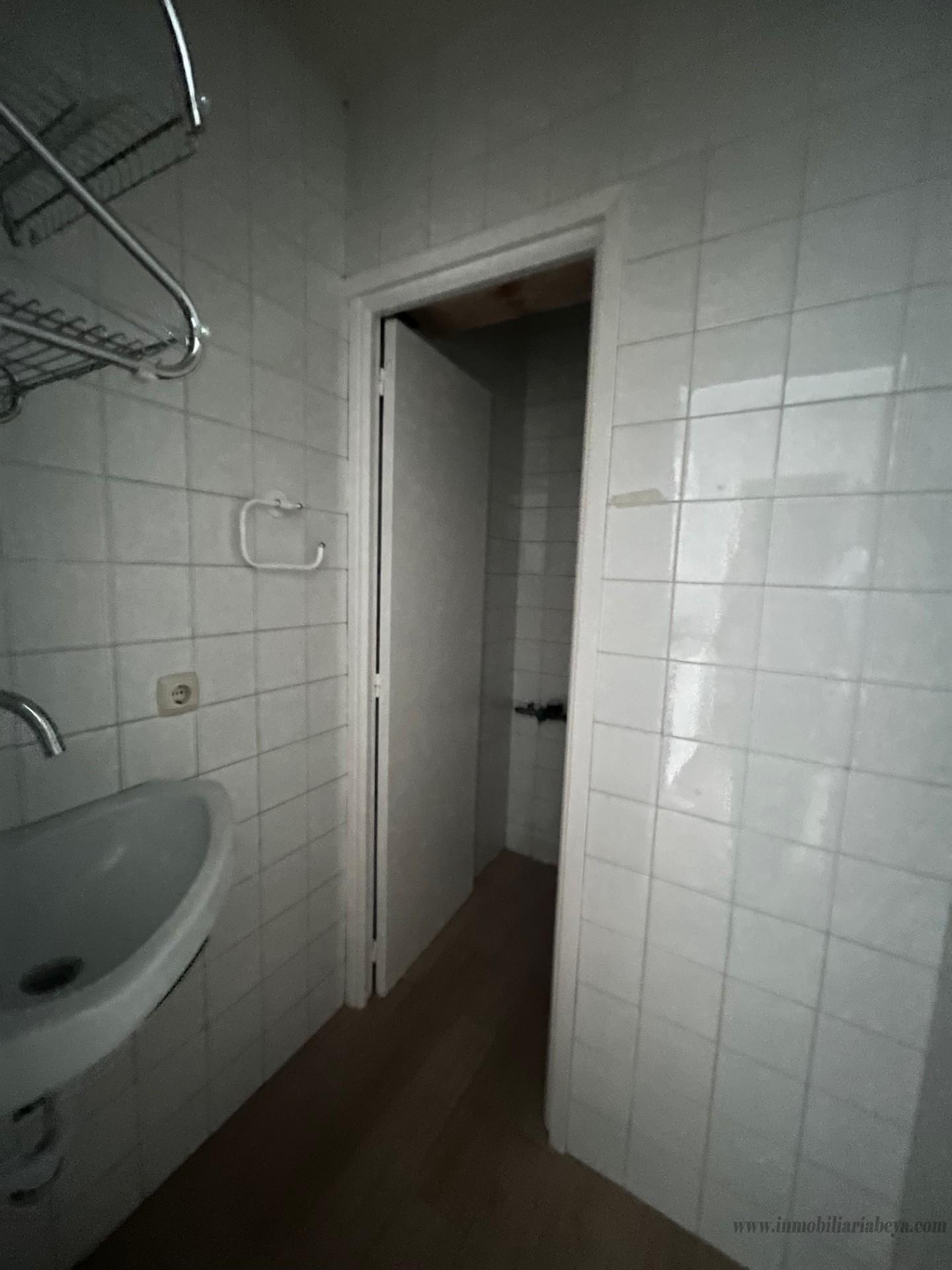 For sale of commercial in Pamplona