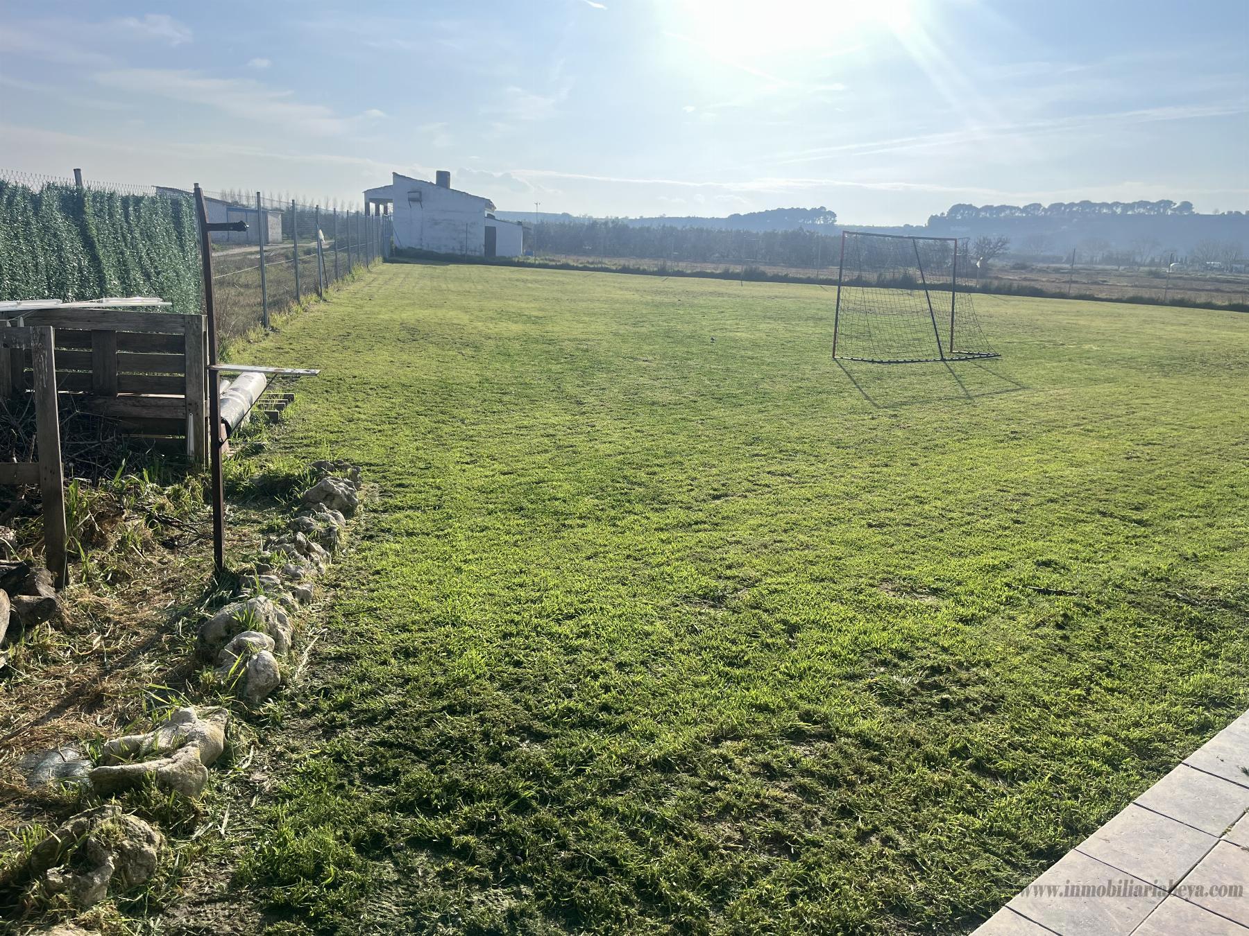 For sale of land in Lerín