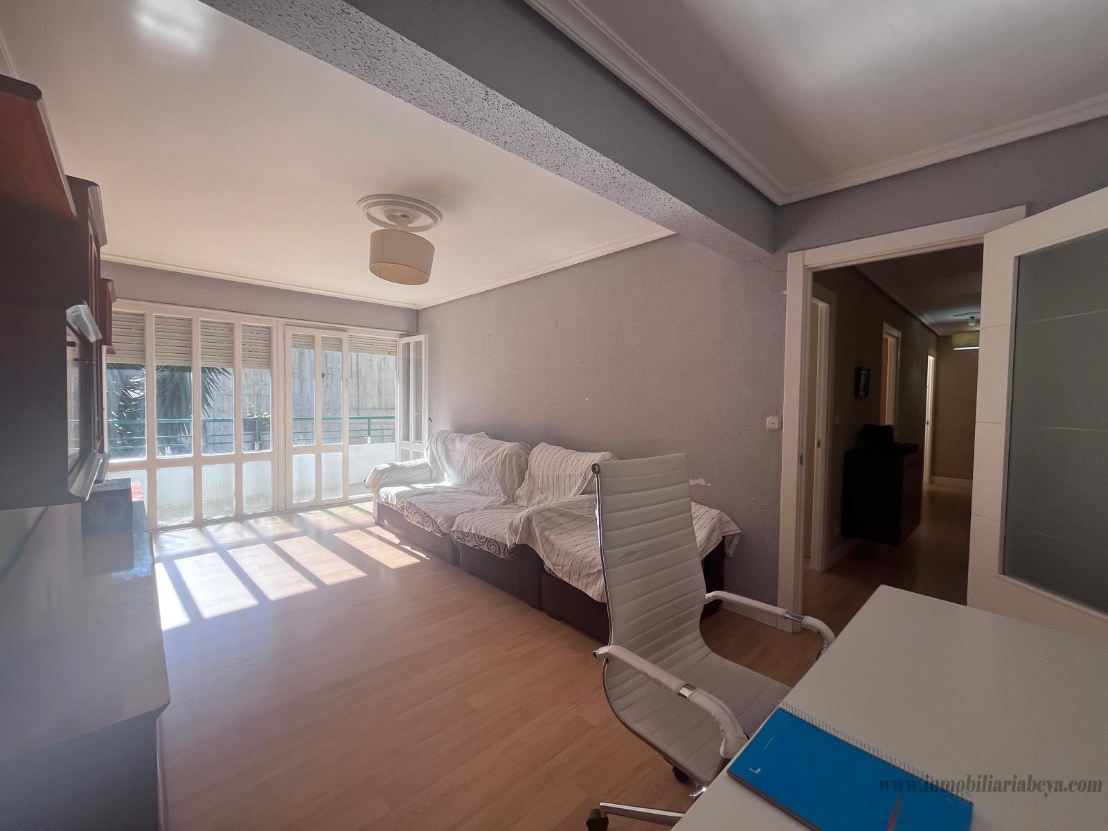 For sale of flat in Mutriku