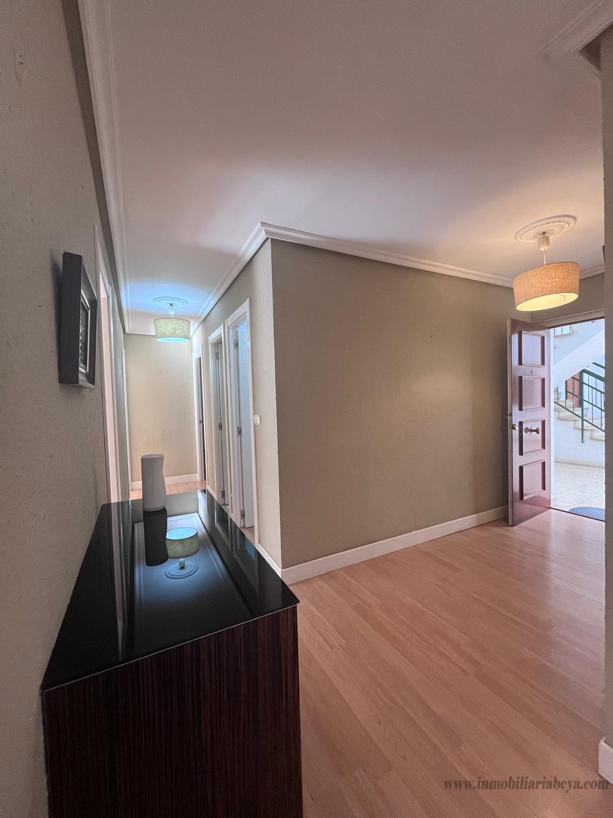 For sale of flat in Mutriku