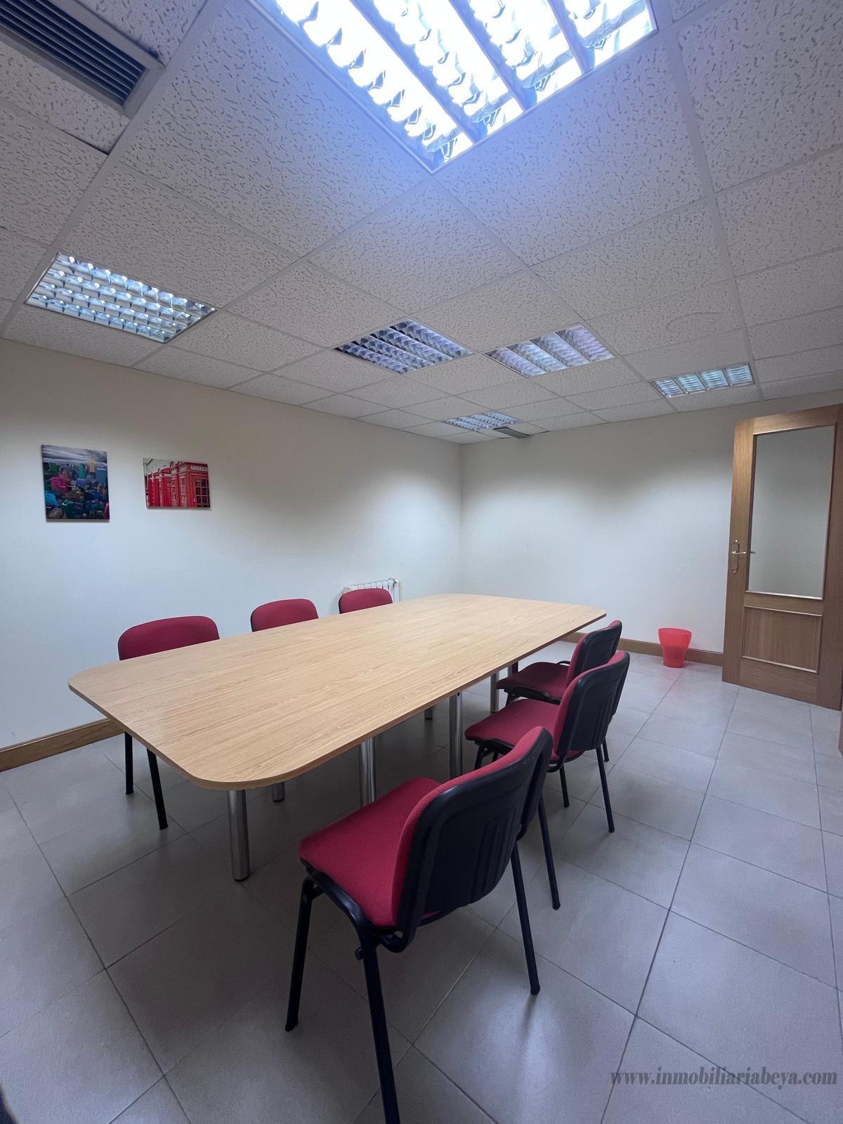 For sale of office in Villava Atarrabia