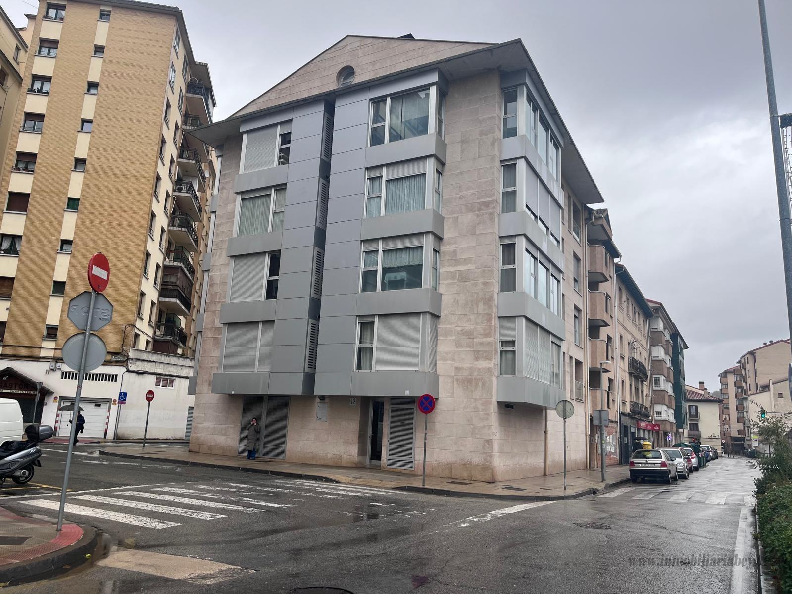 For sale of office in Villava Atarrabia
