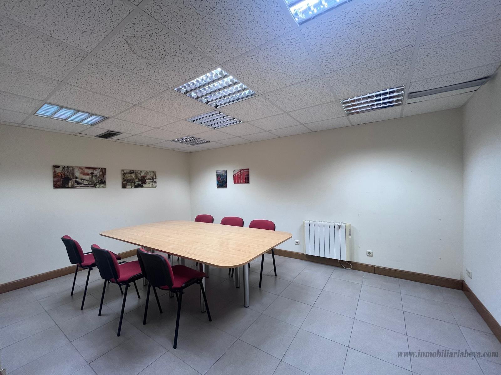 For sale of office in Villava Atarrabia