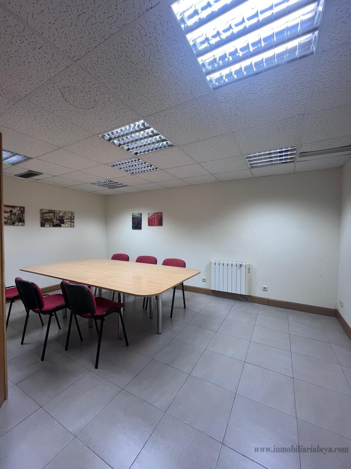 For sale of office in Villava Atarrabia