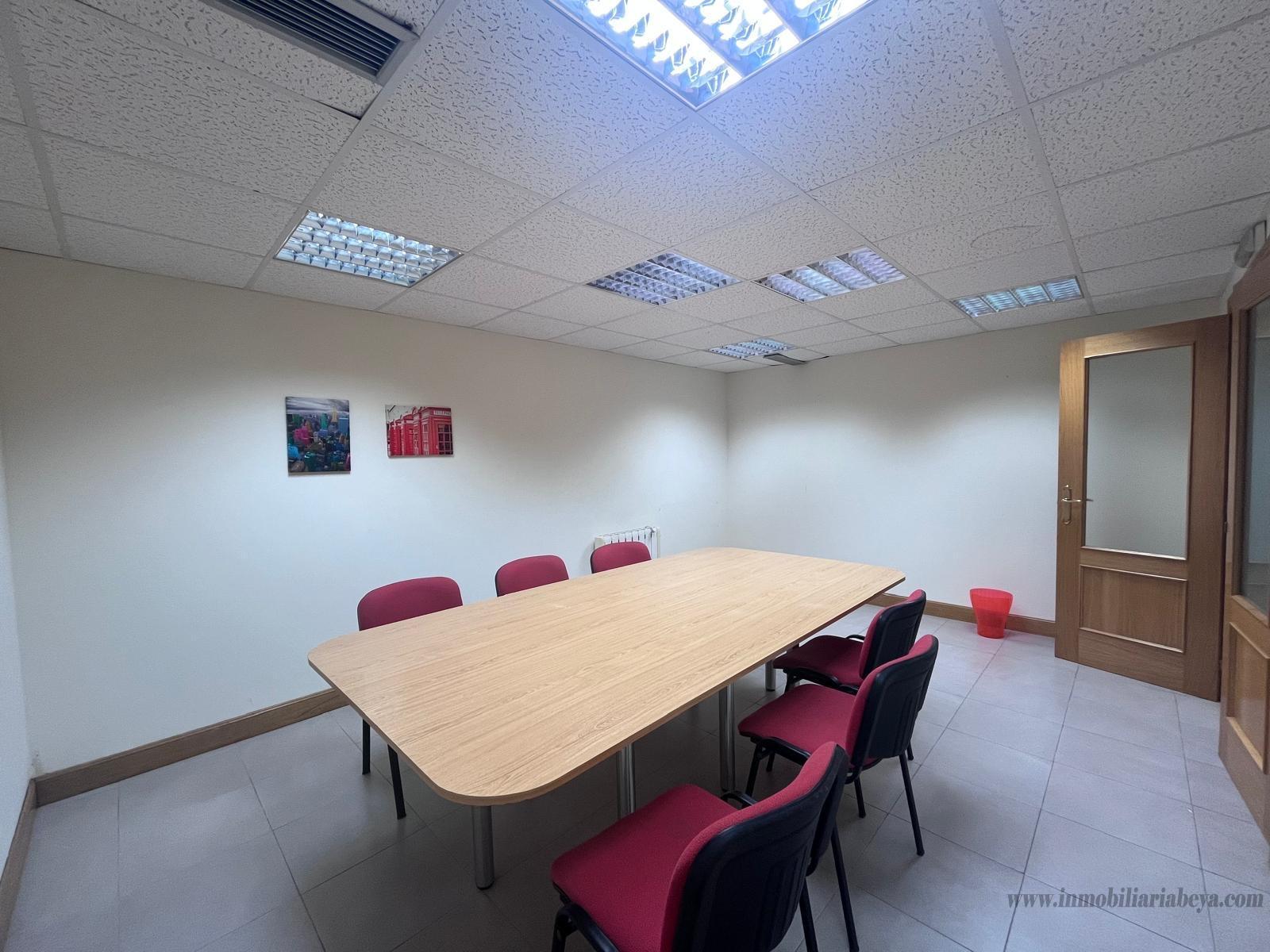 For sale of office in Villava Atarrabia