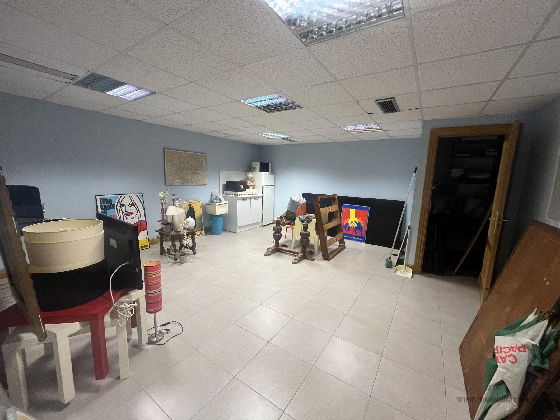 For sale of office in Villava Atarrabia