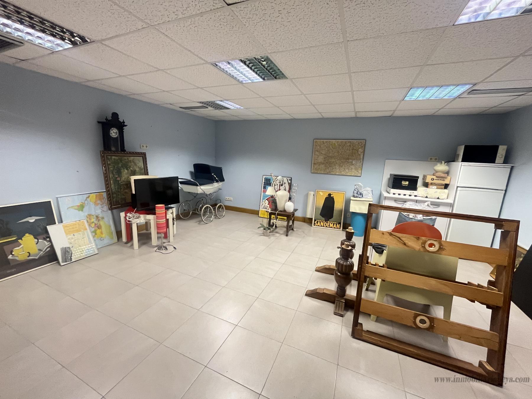 For sale of office in Villava Atarrabia