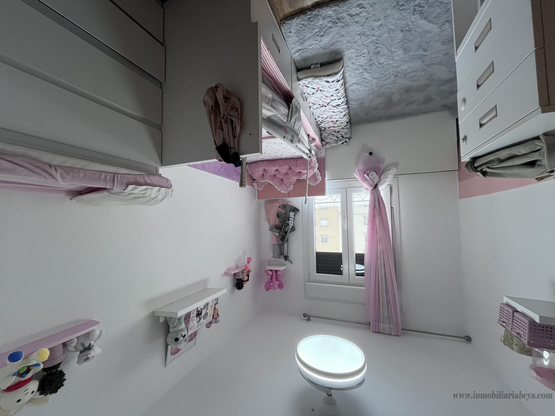 For sale of flat in Pamplona