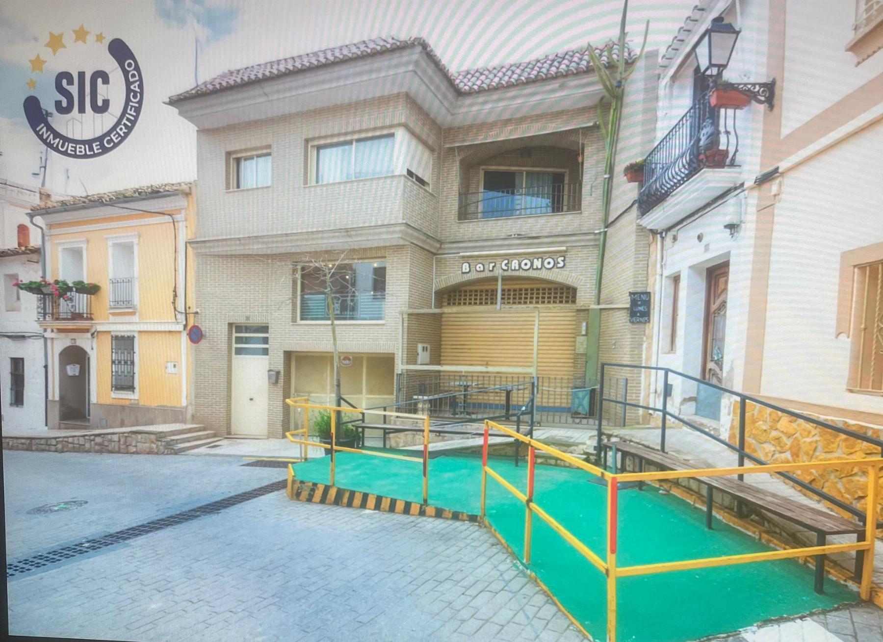 Venta de edificio en Gilet