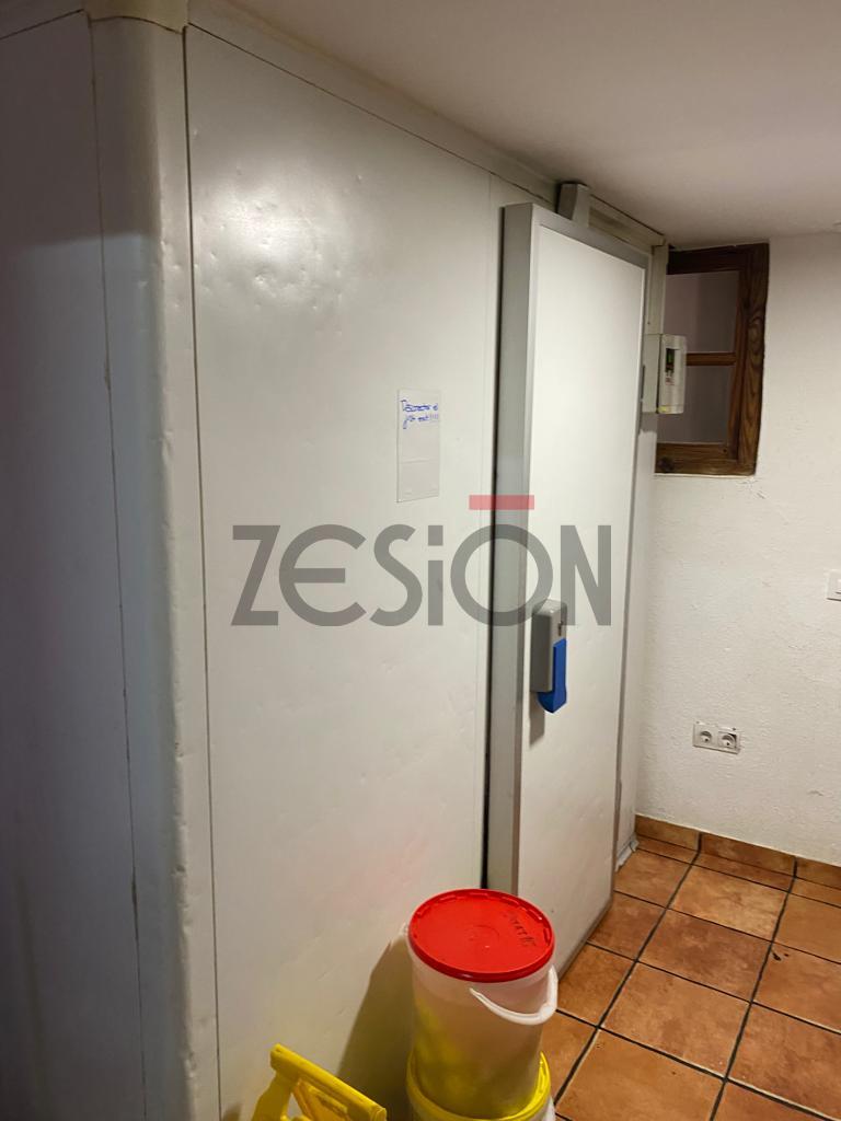 For share of commercial in Valencia