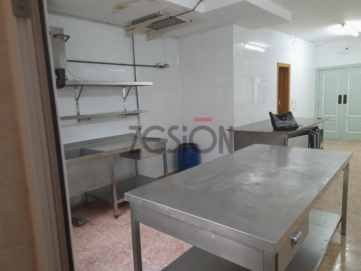 For rent of commercial in Massamagrell