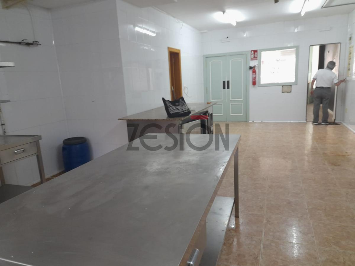 For rent of commercial in Massamagrell