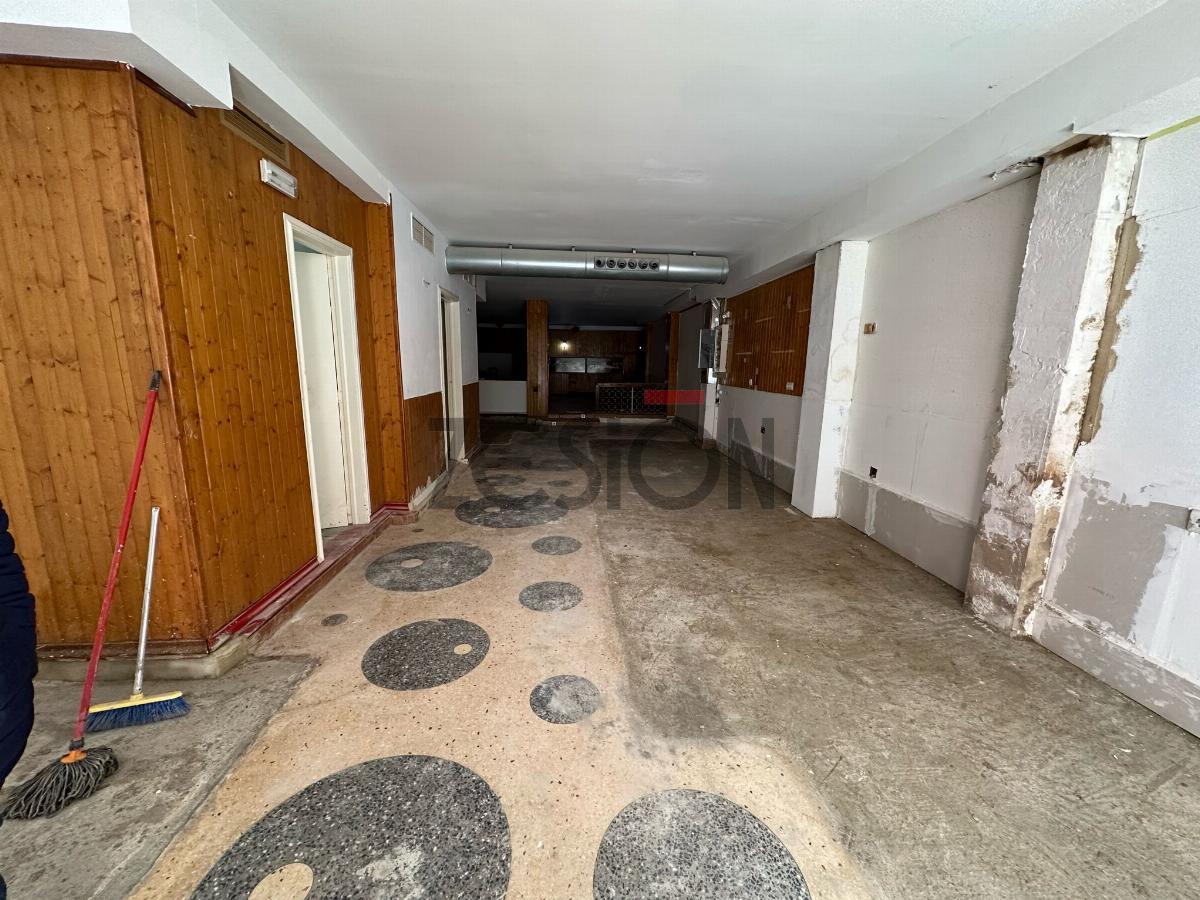 For rent of commercial in Burjassot