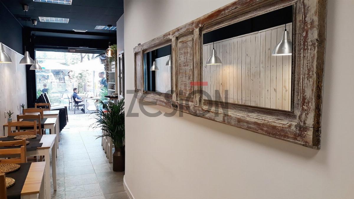 For share of commercial in Valencia