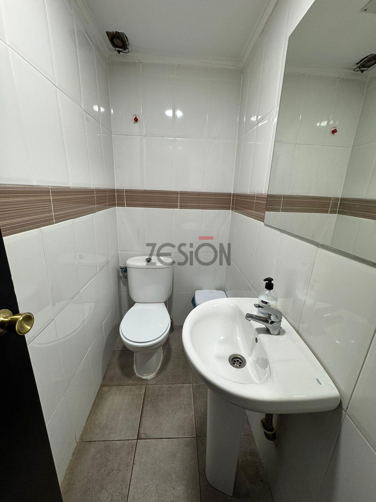 For share of commercial in Valencia