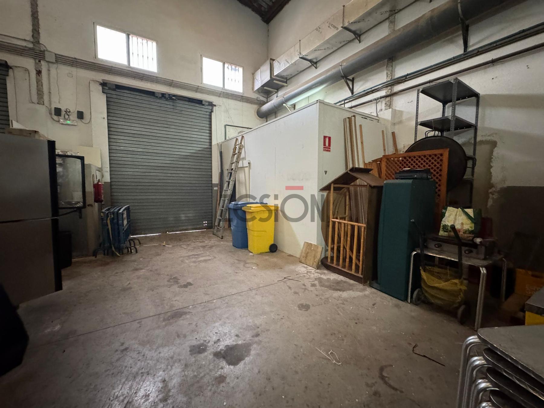 For share of commercial in Meliana