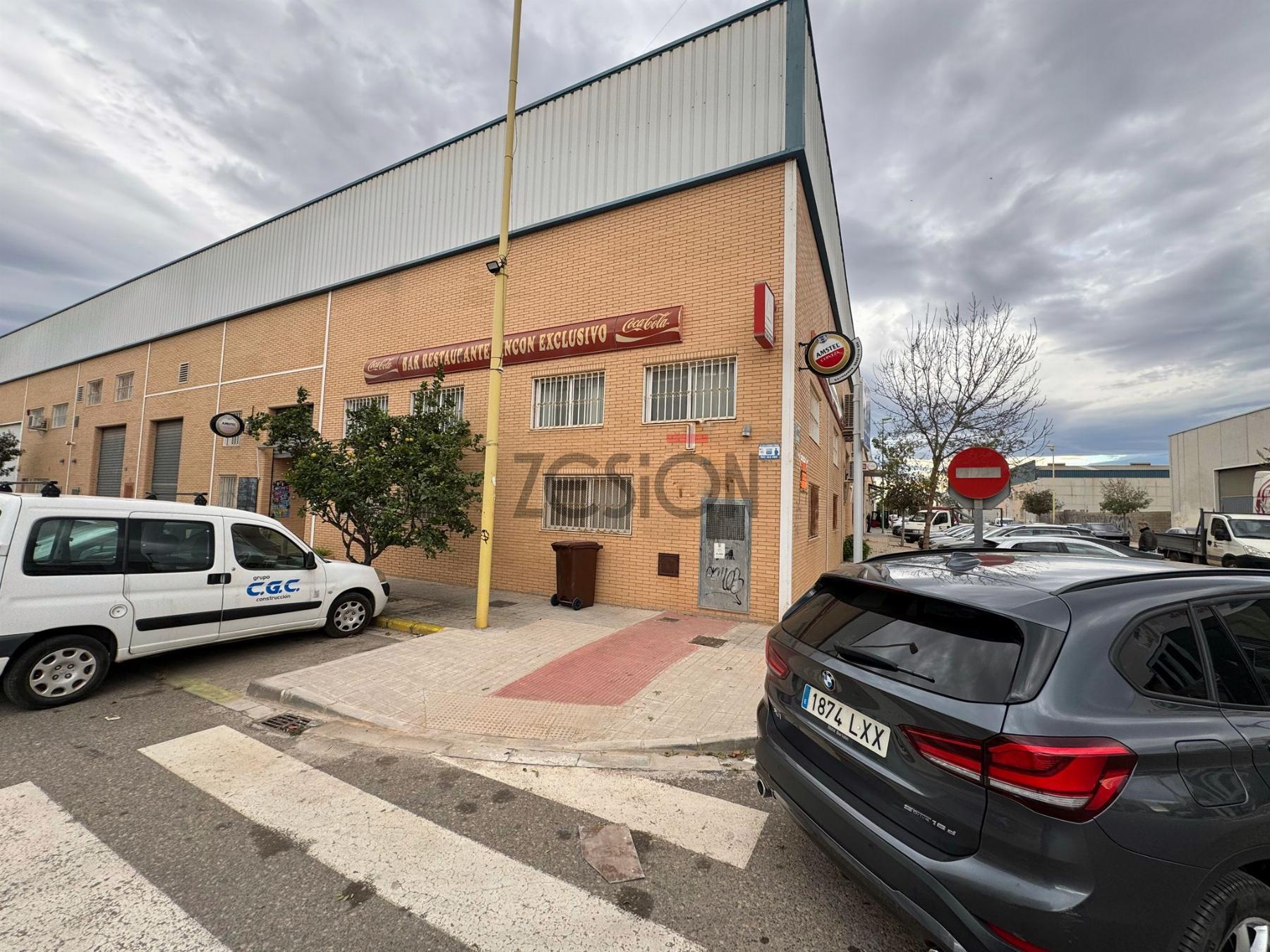For share of commercial in Meliana